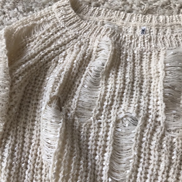 Fashion Top - Picture 2 of 6